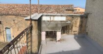 Vendesi casa indipendente a Gratteri