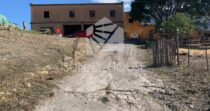 In vendita – Proprietà rurale di circa 900 m² con 22 ettari di terreno